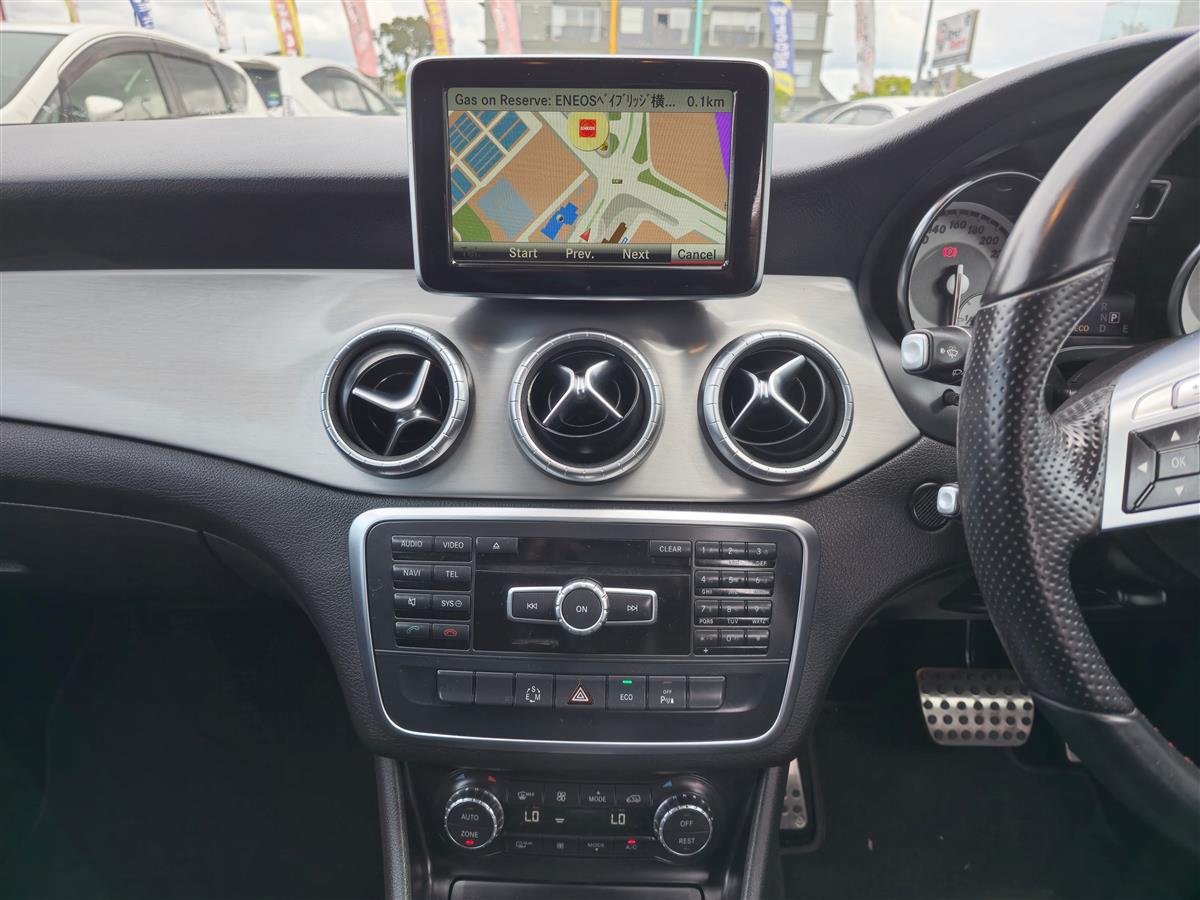 2014 Mercedes-Benz CLA 250 **Cruise Control**Half Leather Seats**Memory & Electric Seats**Factory Mags**Reversing Camera** Sedan Automatic, 5 seats, Silver, Petrol, 1,991 cc, 71,598 km
