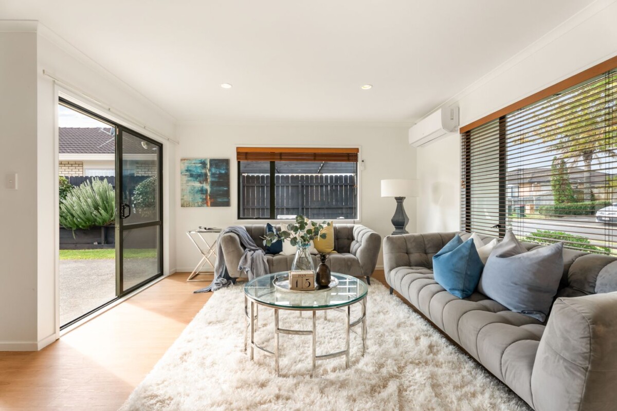 Vendors Settled Overseas, Botany Downs Secondary College zone, 140m2 3 beds 1 bath house with double garage on 400m2 section, moments to Botany Downs shopping centre, schools, 7 Brittas Place, East Tamaki, Auckland