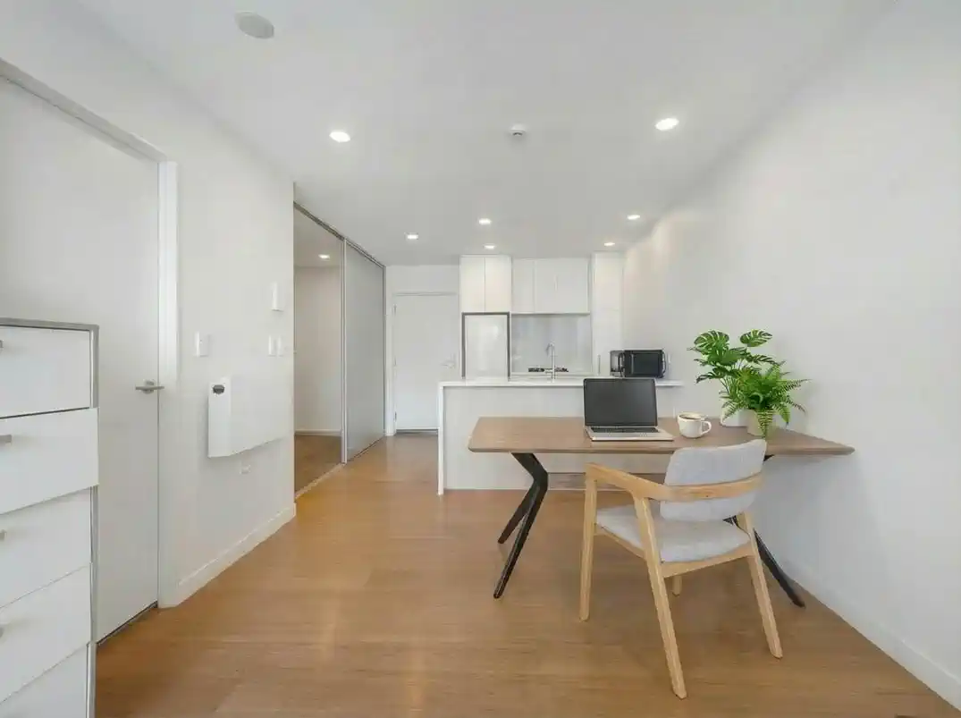 Double Grammar school zone, 53m2 Freehold 2 beds 1 bath apartment, motivated vendor, 0.9 km to Auckland Girls’ Grammar School, 1.7 km to Auckland Grammar, Situated directly opposite Myers Park and Aotea Square, and just moments from the new CRL station, Sky Tower, AUT, the University of Auckland, and the Central Library, 1505/438 Queen Street, City Centre, Auckland