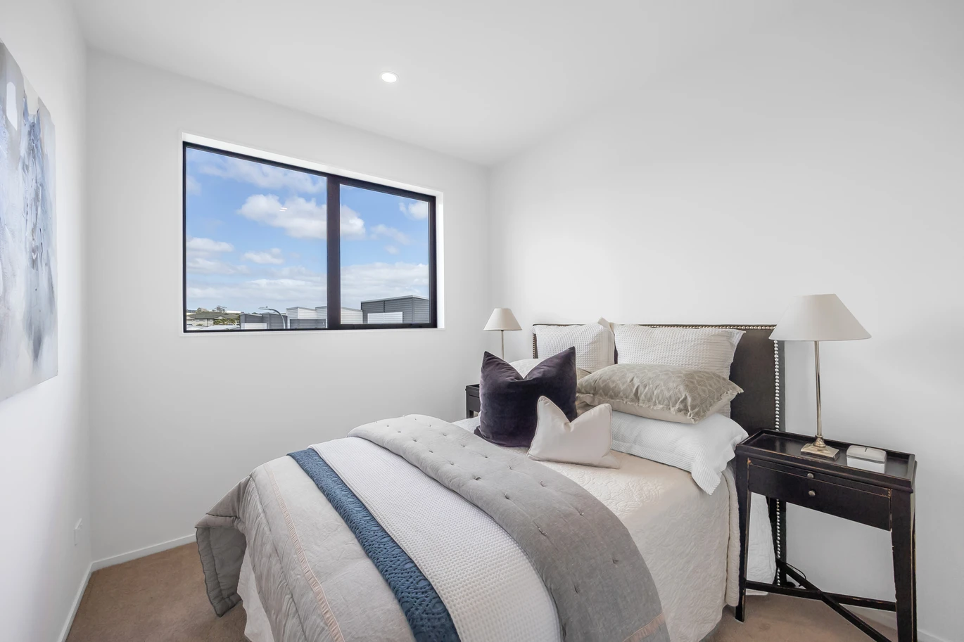 181m2 4 beds 2.5 baths home with double garage, no Body Corporate or Society Fees, zoned for Oteha Valley School, Northcross Intermediate, Long Bay College, Close to Westfield Albany Mall, easy motoway access, 4/11 Rengarenga Rise, Fairview Heights, Auckland