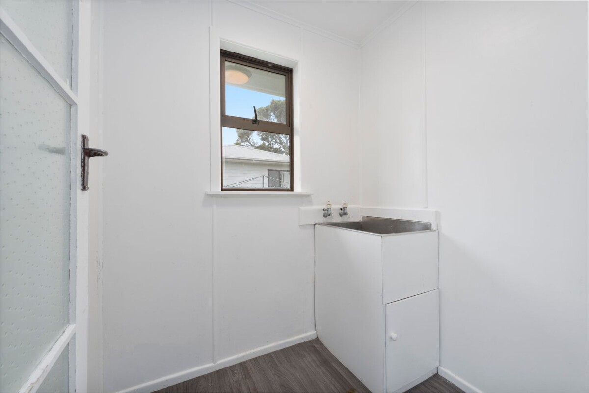 Home and income on 716m2 section, 3 beds 1 bath main home + standalone 2 beds ( 1 bed plus 3.2m x 2.6m flexi room) 1 bath minor dwelling, currently rented With a combined return of $1,135 per week, near schools, parks, shops, and transport routes, 50 Barrys Road, Glendene, Auckland