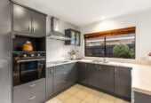 Vendors Settled Overseas, Botany Downs Secondary College zone, 140m2 3 beds 1 bath house with double garage on 400m2 section, moments to Botany Downs shopping centre, schools, 7 Brittas Place, East Tamaki, Auckland