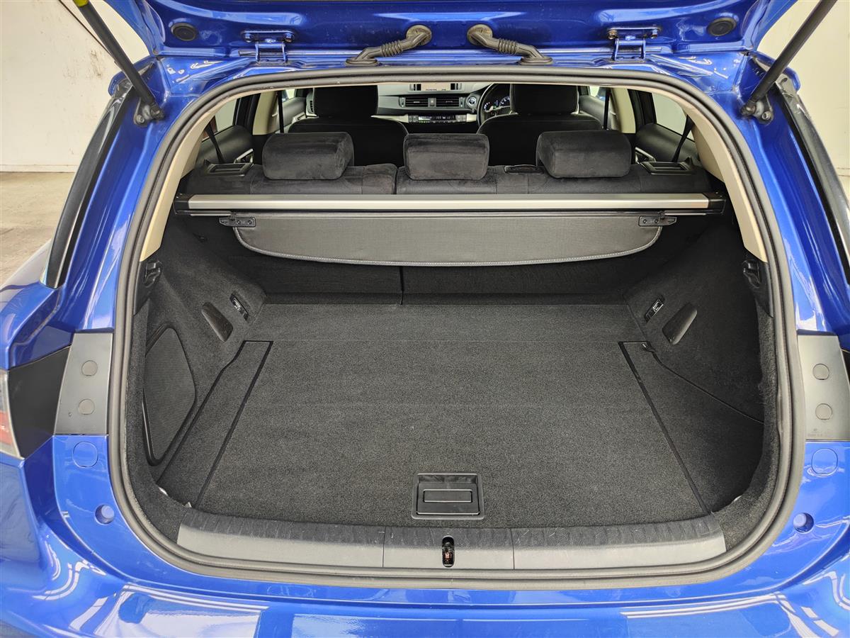 2014 Lexus CT 200h HYBRID VERSION C/FACELIFT/HEATER SEAT/GRADE 4 Hatchback Automatic, New Import, 5 seats, 1,800 cc, 71,217 km
