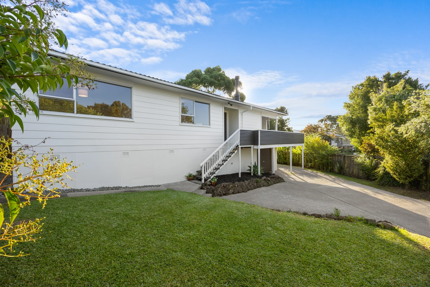 160m2 2 beds 2 baths house with garage on 724m2 section, A separate garage adds practicality and flexibility, offering secure parking, workshop space, or additional storage. With plenty of off-street parking available. 9 Osmond Court, Sunnyvale, Auckland