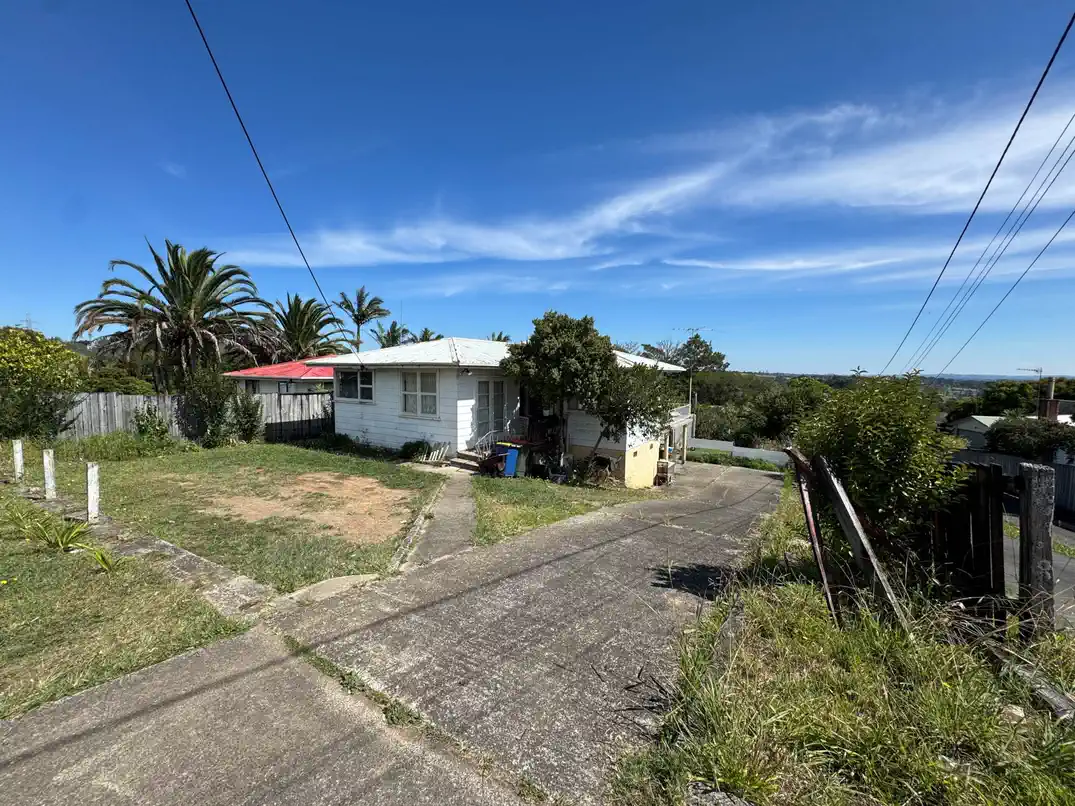 MORTGAGEE SALE, 2 x 3-beds houses on a combined 2,003m² section, within walking distance to the local shopping centre and a short drive to the motorway and Westgate. 1 km to Massey High School, 420 & 422 Don Buck Road, Massey, Auckland