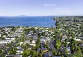 Rangitoto College zone, 301m2 Brandnew 5 beds 3 baths house with double garage on 418m2 section, close to beaches, schools, shops, supermarkets, zoned for Rangitoto College, Murrays Bay Primary, Murrays Bay Intermediate, and Northcross Intermediate, 545 Beach Road, Murrays Bay, Auckland