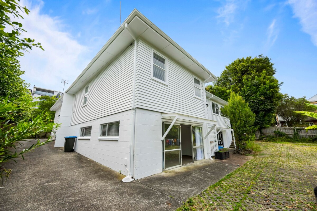 Vendors want it go, 6 beds 2 baths house with car parks, Downstairs: Living, dining, kitchen, 1 bedroom, 1 bathroom, laundry, Upstairs: 5 bedrooms, 1 bathroom, currently rented, Minutes to Countdown Ponsonby, Close to Ponsonby Central, cafes, bars & lifestyle hubs, Easy access to CBD, university & transport links, 2/36 Scanlan Street, Grey Lynn, Auckland