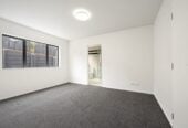Sea views, 308 m2 Home and income on 539m2 section, upstairs 3 beds (3 ensuites) 3.5 baths kitchen and lounge, downstairs 3 beds ( 1 ensuite) 2 baths granny, double garage, Zoned for sought-after Hobsonville School and Hobsonville Point Secondary School, and just moments from local parks, shops, cafes, restaurants, ECE centres, and supermarkets, easy motorway access, 20 Bannings Way, Hobsonville, Auckland
