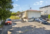 5 x 1-bed units ( each unit 1 bed 1 bath 1 car park) on 835m2 section, offers an estimated rental return of $2,250 per week, minutes from Kingsland and Grey Lynn villages, easy motorway access, schools nearby, including Western Springs College, Mt Albert Grammar School, Auckland Girls’ Grammar School, and Kowhai Intermediate. 1-5/1 Derwent Street, Western Springs, Auckland
