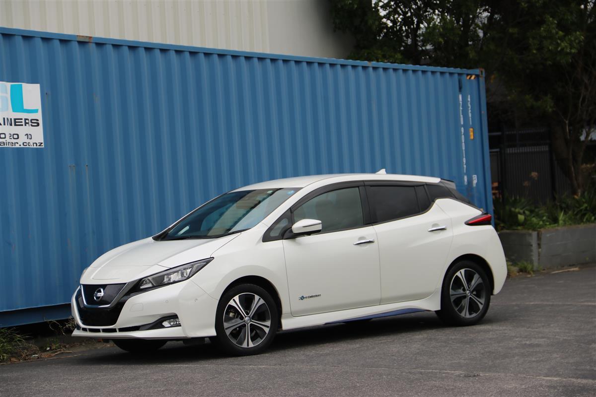 2018 Nissan Leaf G Anniversary Edition Hatchback Automatic, White, 5 seats, Electric, 53,500 km