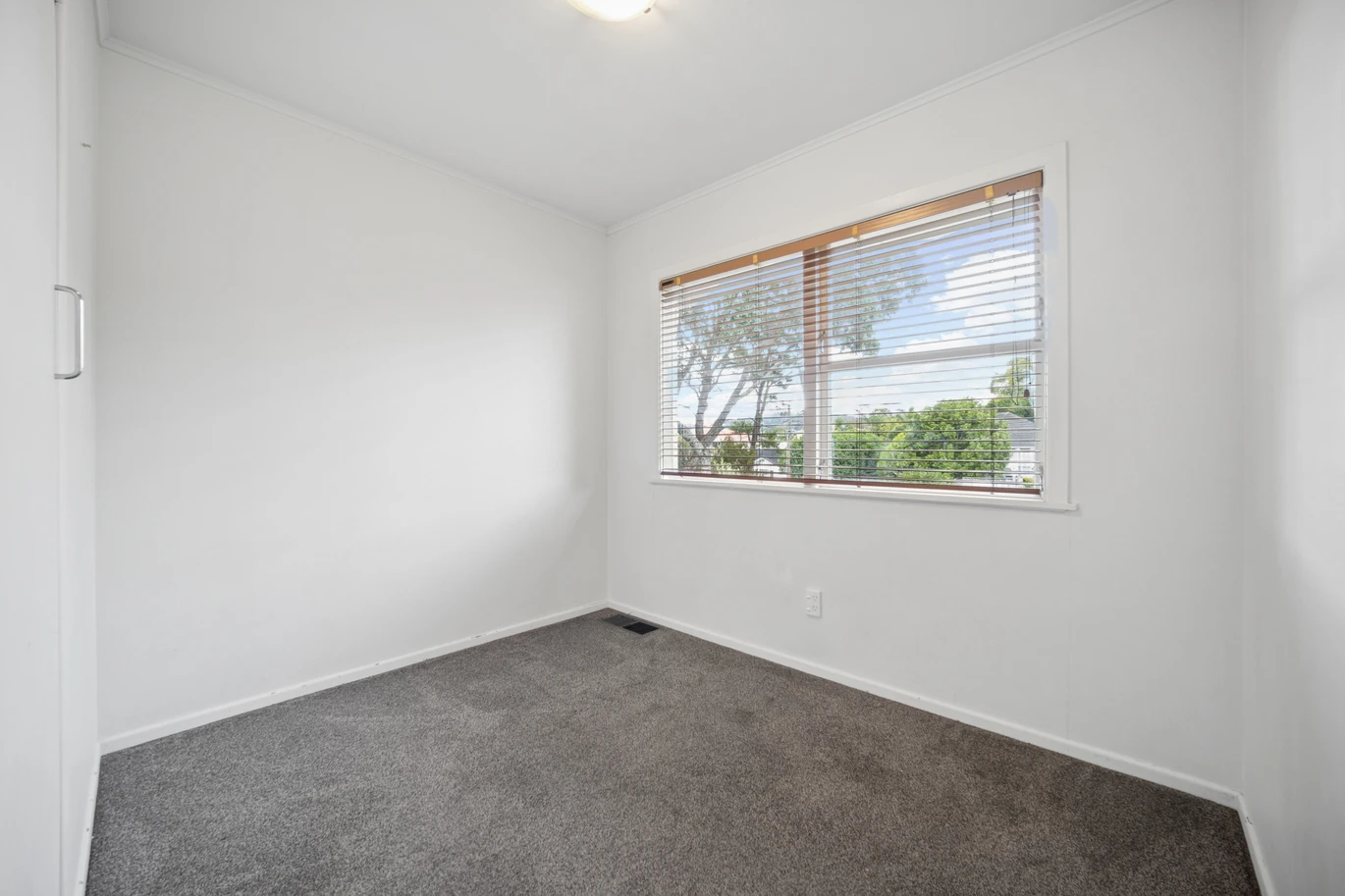120m2 3 beds 1 bath house with garage on 675m2 section, conveniently situated near quality schooling, public transport, and Green Bay Village, 32 Taupo Street, Green Bay,, Auckland