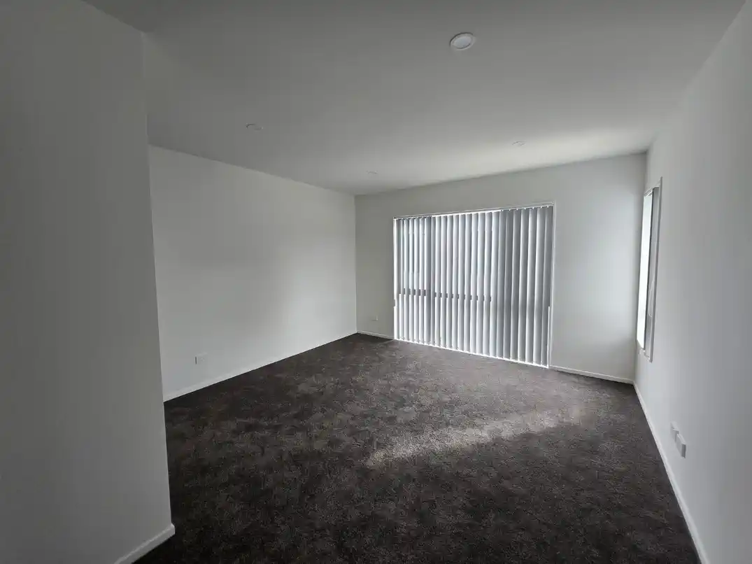 For rent, 3 beds 2 baths townhouse with garage, Available from: Saturday, April 25, 20A Volante Avenue, Wattle Downs, Manurewa, Auckland
