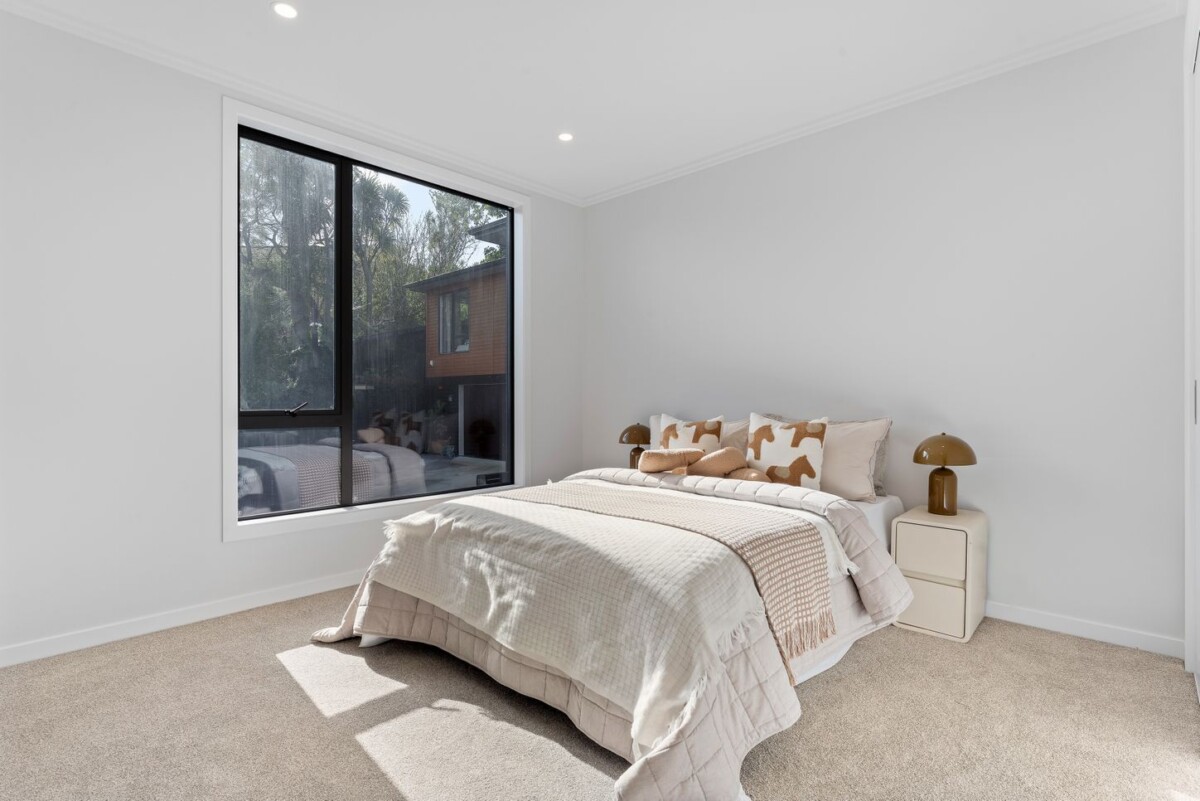 Rangitoto College zone, 301m2 Brandnew 5 beds 3 baths house with double garage on 418m2 section, close to beaches, schools, shops, supermarkets, zoned for Rangitoto College, Murrays Bay Primary, Murrays Bay Intermediate, and Northcross Intermediate, 545 Beach Road, Murrays Bay, Auckland