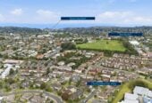 203m2 Brick and tile 4 beds 2.5 baths house on 602m2 section, just a short stroll to Albany Mall, a mins to local school, and convenient transport links. Zoned for Oteha Valley School, Northcross Intermediate, and Long Bay College, 2 Spring Valley, Oteha, Auckland