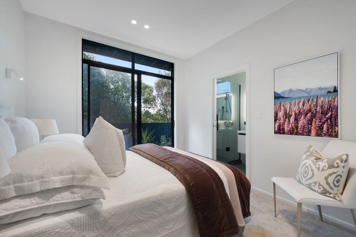 Double Grammar school zone, 10 Year Master Build Guarantee, Freehold 3 beds 3 baths home with garage, zoned for Auckland Grammar, Epsom Girls’ Grammar, plus top local primary schools, Walking distance to Market Road train station, Just minutes to Newmarket shopping and dining precinct, 4 Patey Street Remuera, Auckland, Auckland