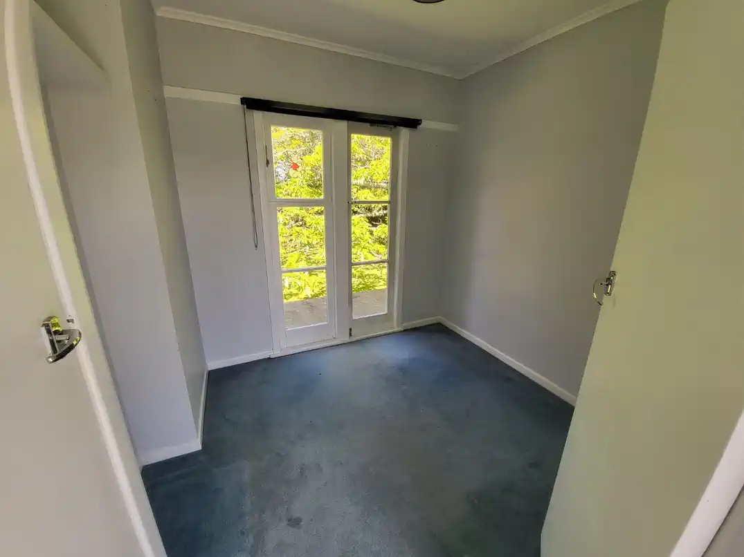 For rent, 5 beds 1 bath house with double garage, Available Now, 45A Wallace Road, Papatoetoe, Auckland