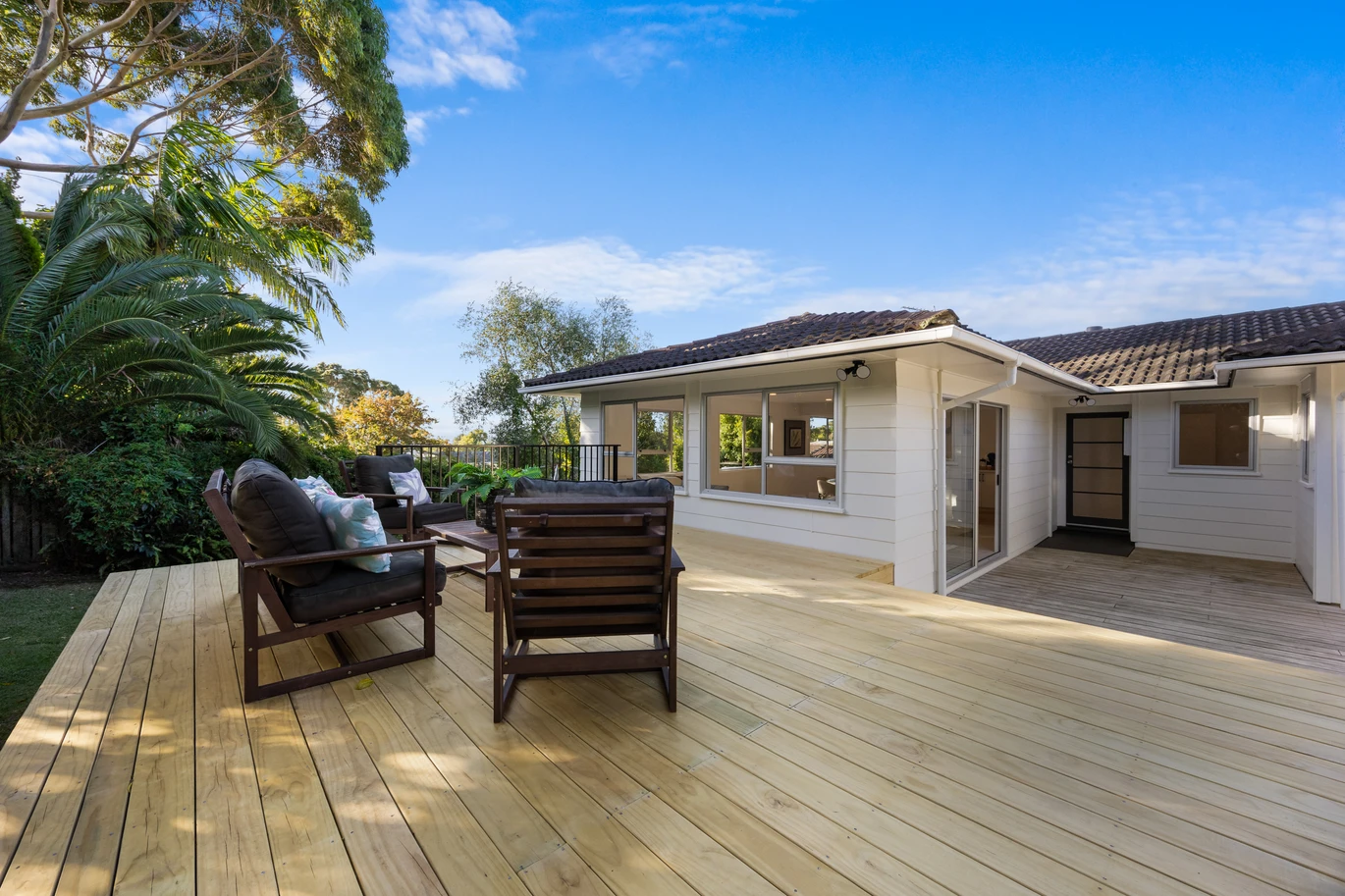 160m2 2 beds 2 baths house with garage on 724m2 section, A separate garage adds practicality and flexibility, offering secure parking, workshop space, or additional storage. With plenty of off-street parking available. 9 Osmond Court, Sunnyvale, Auckland