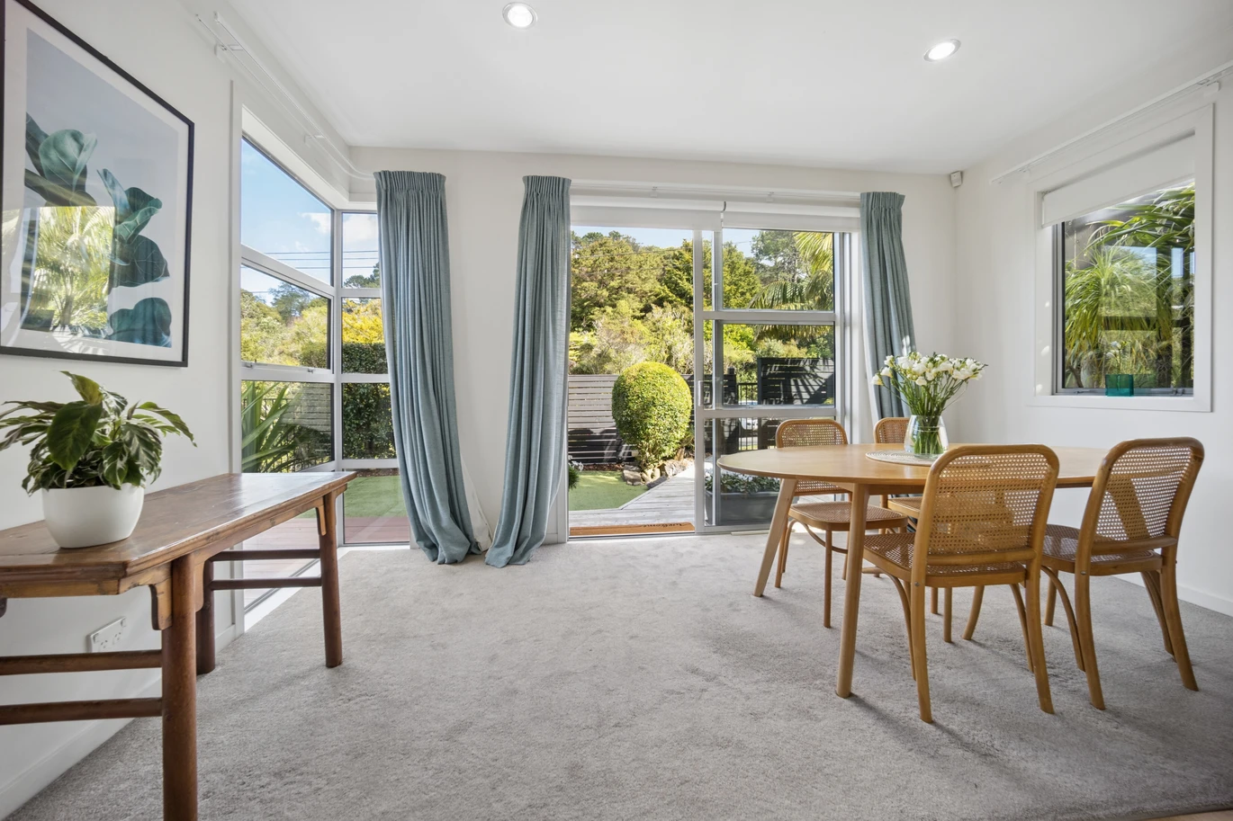 Sea views, 247m2 5 beds 3.5 baths house with double garage on 429m2 section, in an uphill from the harbour’s edge and opposite a native bush reserve, walking distance to Blockhouse Bay Village, local amenities, and coastal reserves, in zone for Blockhouse Bay School and Lynfield College, 48 Lewis Street, Blockhouse Bay, Auckland