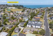 209m2 4 beds 2.5 baths house with double garage on 428m2 section, close to local amenities, parks, and public transport, Zoned for Halsey Drive Primary & Lynfield College, 50 Halsey Drive, Lynfield, Auckland