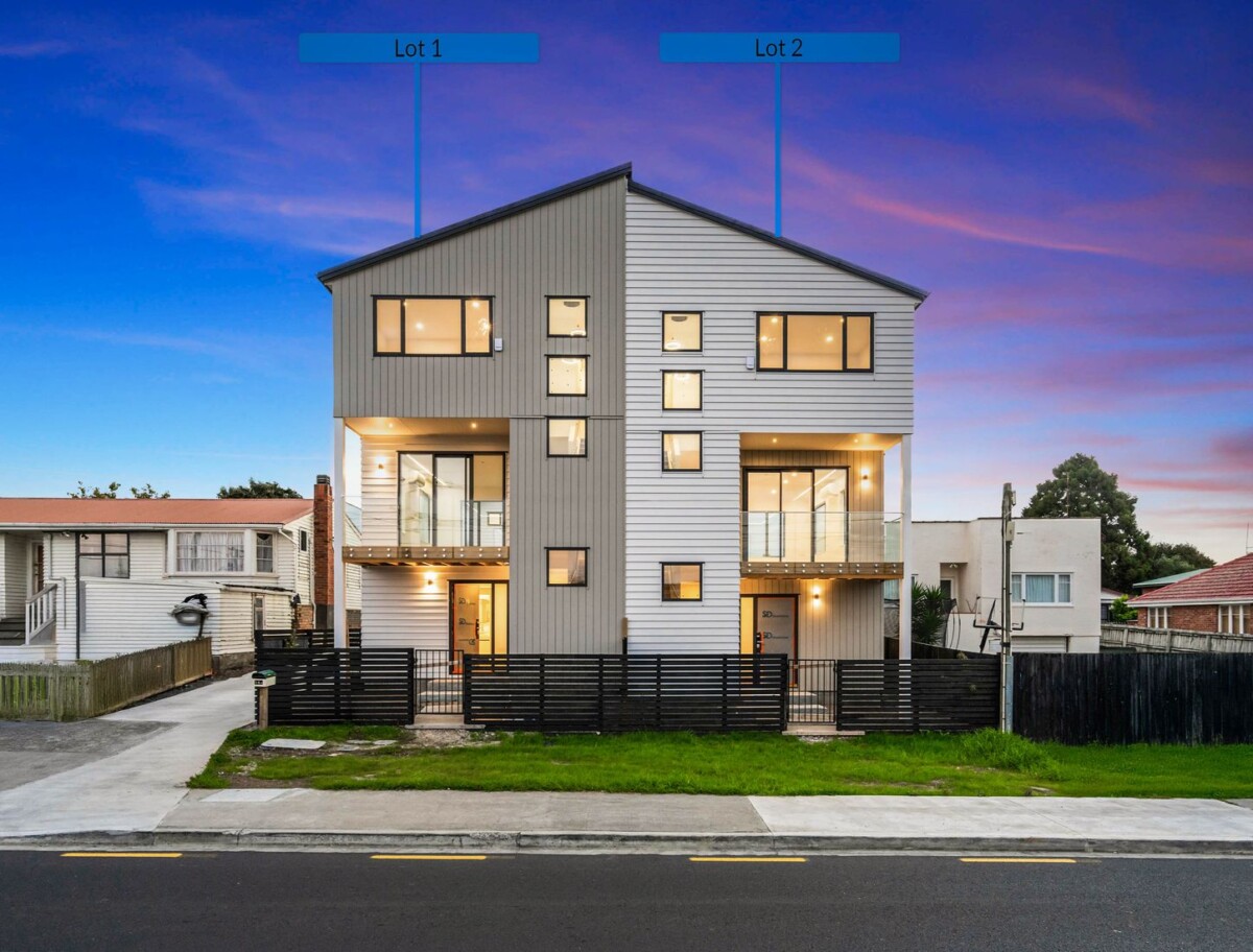 Brandnew 4 beds 2.5 baths home with garage, just a short stroll from LynnMall Shopping Centre, New Lynn Train Station, 1/16 Binsted Road, New Lynn, Auckland