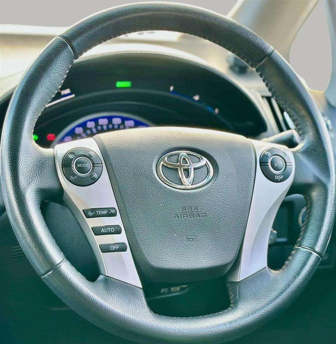 2014 Toyota Sai Sedan Automatic, 5 seat, Hybrid, 2,362 cc, 99,677 km