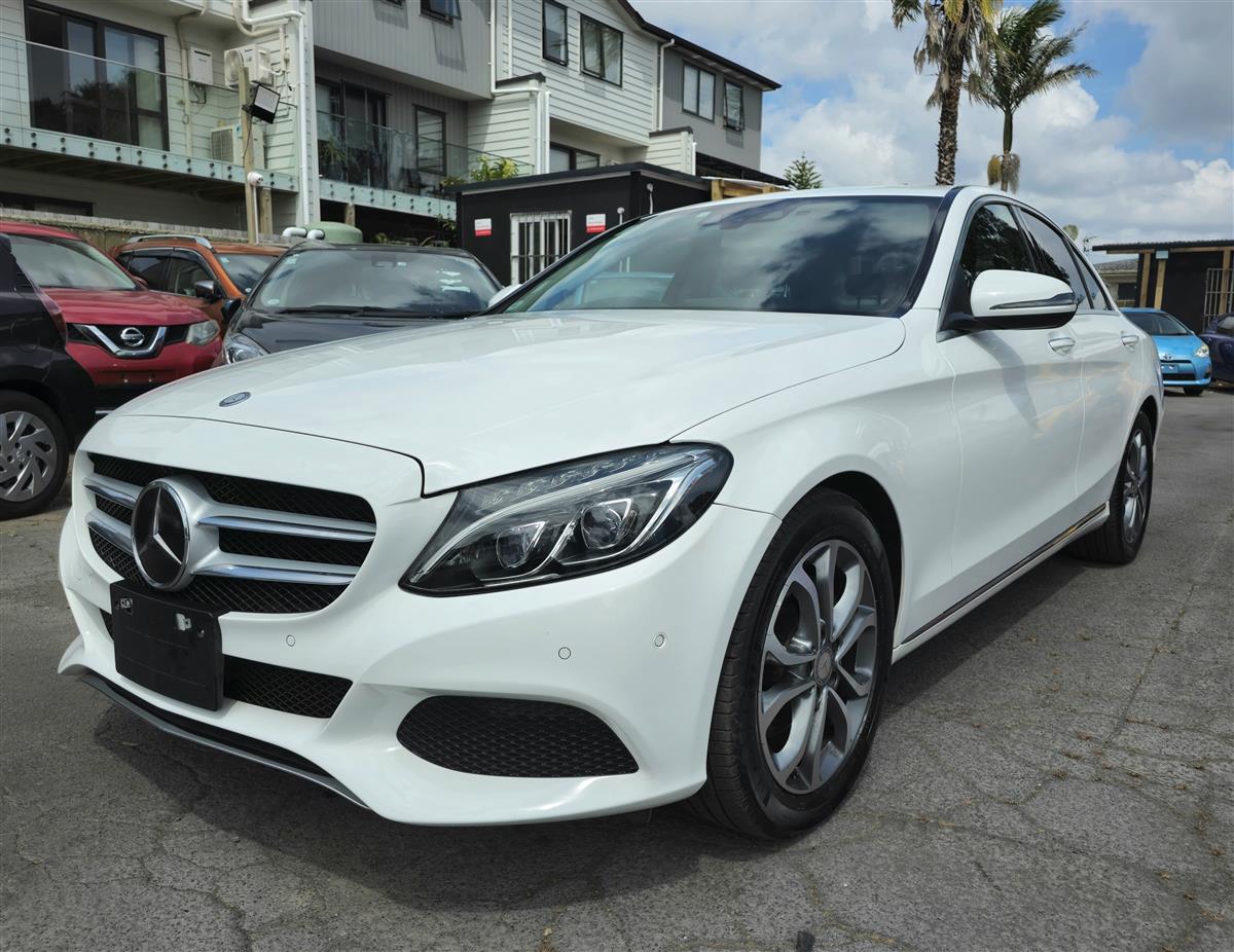 2016 Mercedes-Benz C 200 **Cruise Control**Heating Seats**Half Leather & Electric Seats**Reversing Camera**Machine Face Factory Mags** Sedan Automatic, 5 seats, Petrol, 1,991 cc, 105,572 km