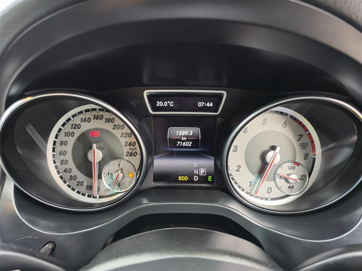 2014 Mercedes-Benz CLA 250 **Cruise Control**Half Leather Seats**Memory & Electric Seats**Factory Mags**Reversing Camera** Sedan Automatic, 5 seats, Silver, Petrol, 1,991 cc, 71,598 km