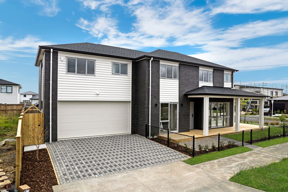253m2 Brandnew 5 beds 4 baths house with double garage on 345m2 section, close to reserves, cafés, schools, and with easy motorway access, 50 Hari Road, Karaka, Auckland