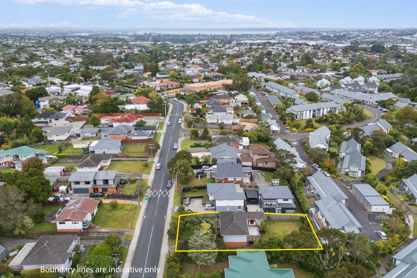 120m2 3 beds 1 bath house with garage on 675m2 section, conveniently situated near quality schooling, public transport, and Green Bay Village, 32 Taupo Street, Green Bay,, Auckland