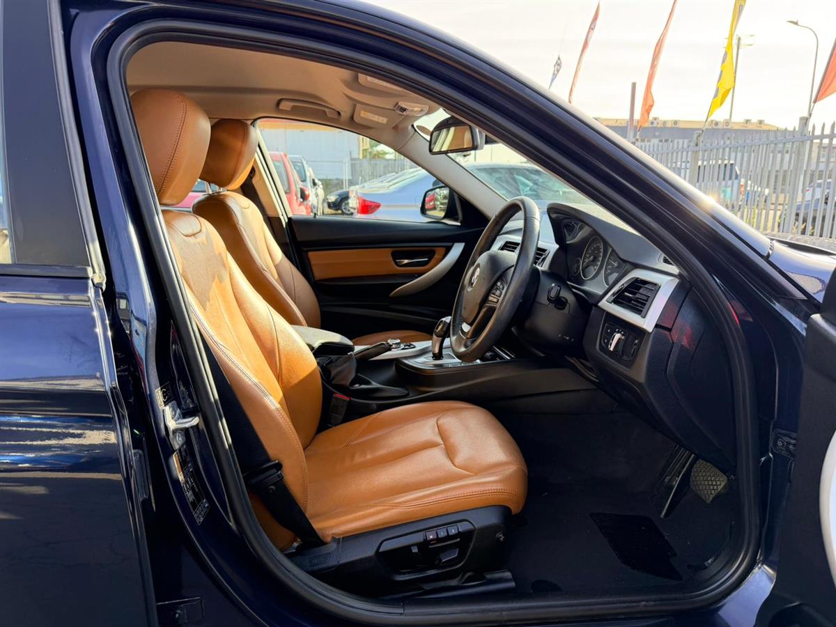 2012 BMW 320i **Leather Seats**Sedan Automatic, Blue, 5 seats, Petrol, 1,997 cc, 38,760 km