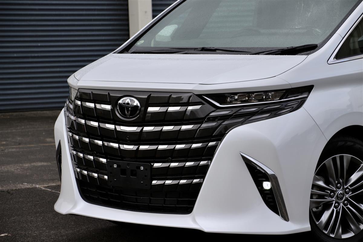 2024 Toyota Alphard Hybrid 7 Seat Premium Edition Van VIP people mover Automatic, 2,500 cc, 16,500 km