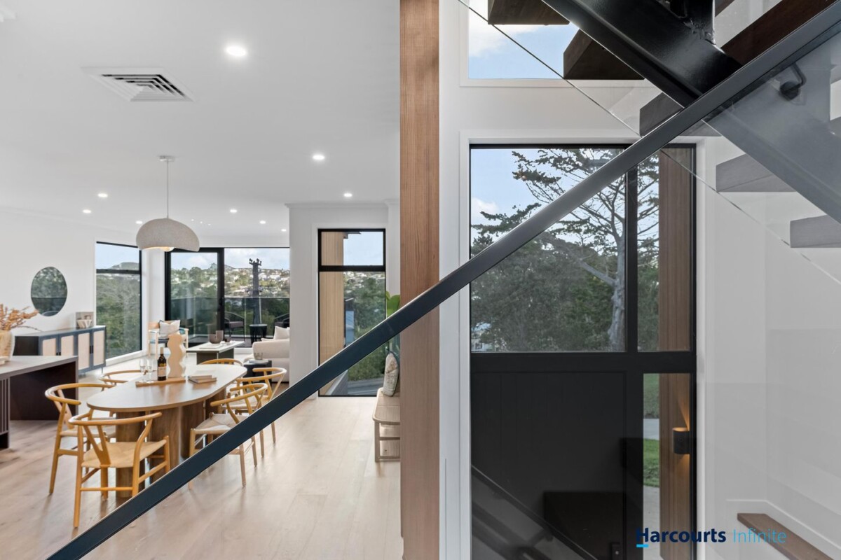 Rangitoto College zone, 301m2 Brandnew 5 beds 3 baths house with double garage on 418m2 section, close to beaches, schools, shops, supermarkets, zoned for Rangitoto College, Murrays Bay Primary, Murrays Bay Intermediate, and Northcross Intermediate, 545 Beach Road, Murrays Bay, Auckland