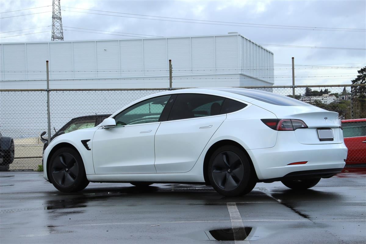 2019 Tesla Model 3 Long Range 4WD Sedan Automatic, Electric, 5 seats, 25,000 km