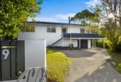 160m2 2 beds 2 baths house with garage on 724m2 section, A separate garage adds practicality and flexibility, offering secure parking, workshop space, or additional storage. With plenty of off-street parking available. 9 Osmond Court, Sunnyvale, Auckland