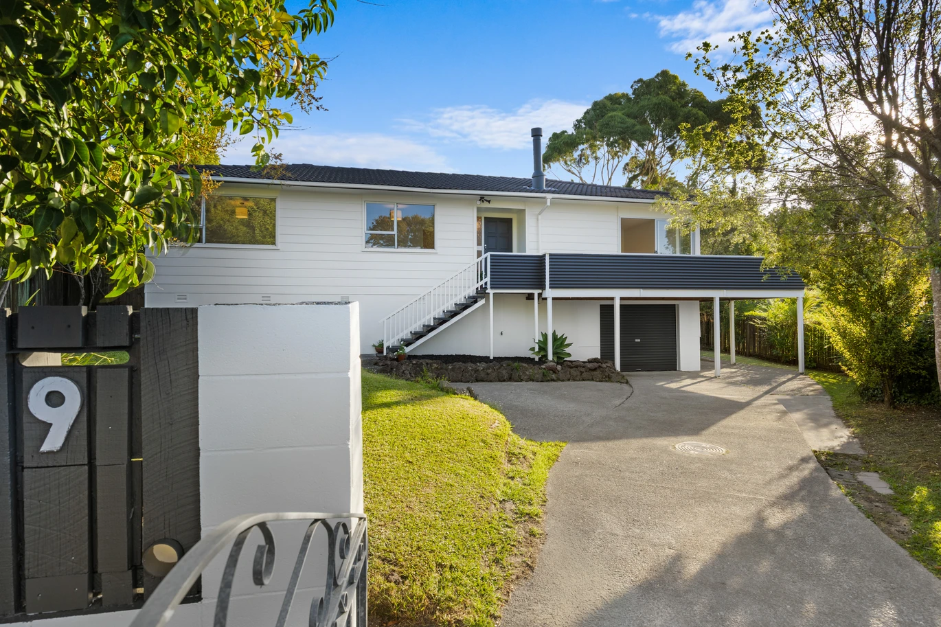 160m2 2 beds 2 baths house with garage on 724m2 section, A separate garage adds practicality and flexibility, offering secure parking, workshop space, or additional storage. With plenty of off-street parking available. 9 Osmond Court, Sunnyvale, Auckland