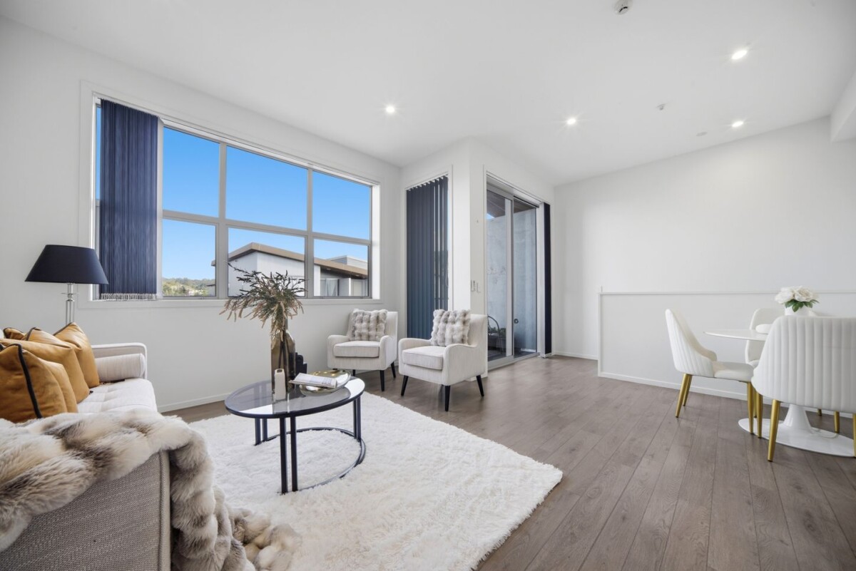 Overseas buyers can buy this property, upstairs 2 beds 1 bath apartment, Ground Floor commercial space: 5.3 meters high stud, currently rented as a grocery store, a kitchenette and a toilet for convenience, and separate entrance from upstairs, 2 allocated car parks, and abundance of visitor car parks, Close to bus stop, short walking distance to Albany canter, QBE, Albany Tennis park, vendor is open to offers, B6/18 Oteha Valley Road Extension, Albany, Auckland