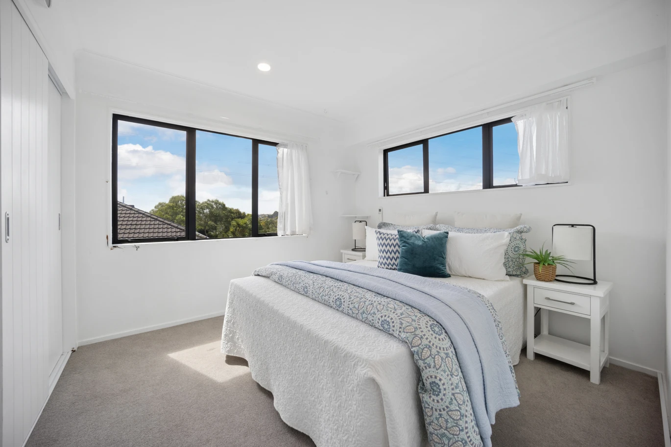 209m2 4 beds 2.5 baths house with double garage on 428m2 section, close to local amenities, parks, and public transport, Zoned for Halsey Drive Primary & Lynfield College, 50 Halsey Drive, Lynfield, Auckland