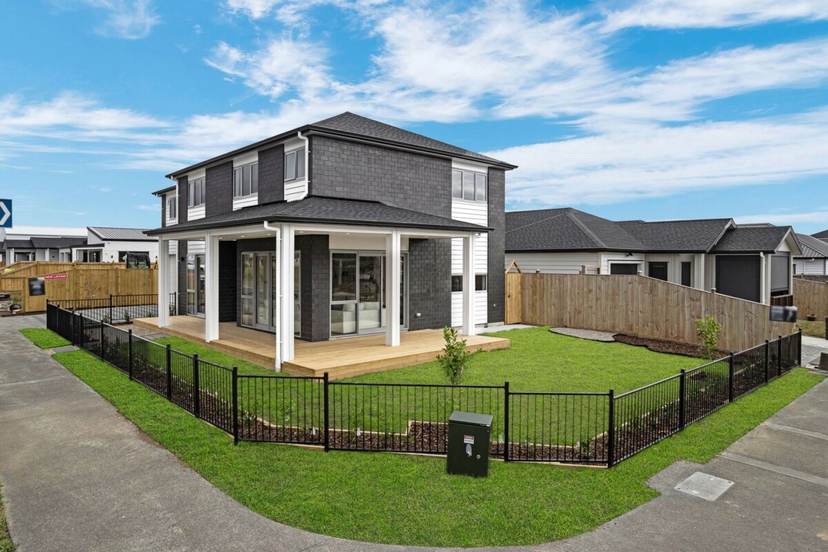 253m2 Brandnew 5 beds 4 baths house with double garage on 345m2 section, close to reserves, cafés, schools, and with easy motorway access, 50 Hari Road, Karaka, Auckland