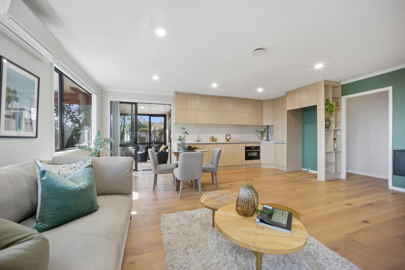 Brick and tile 3 beds 2 baths house with garage and sunroom on 348m2 section, close to the village, Blockhouse Bay Primary, 27A Exminster Street, Blockhouse Bay, Auckland