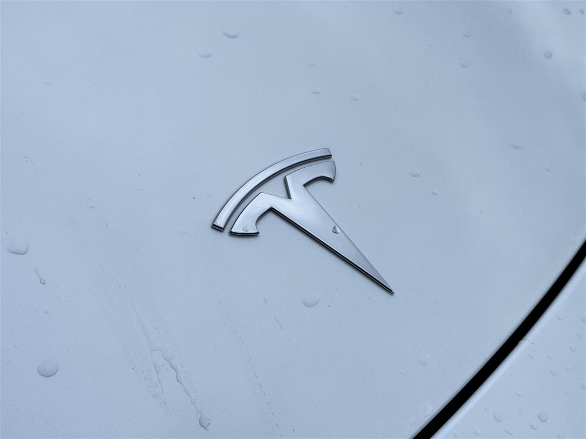 2019 Tesla Model 3 Long Range 4WD Sedan Automatic, Electric, 5 seats, 25,000 km