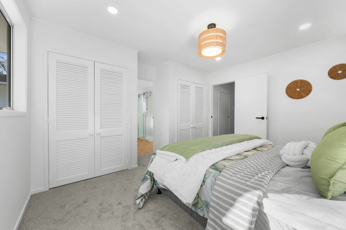160m2 2 beds 2 baths house with garage on 724m2 section, A separate garage adds practicality and flexibility, offering secure parking, workshop space, or additional storage. With plenty of off-street parking available. 9 Osmond Court, Sunnyvale, Auckland