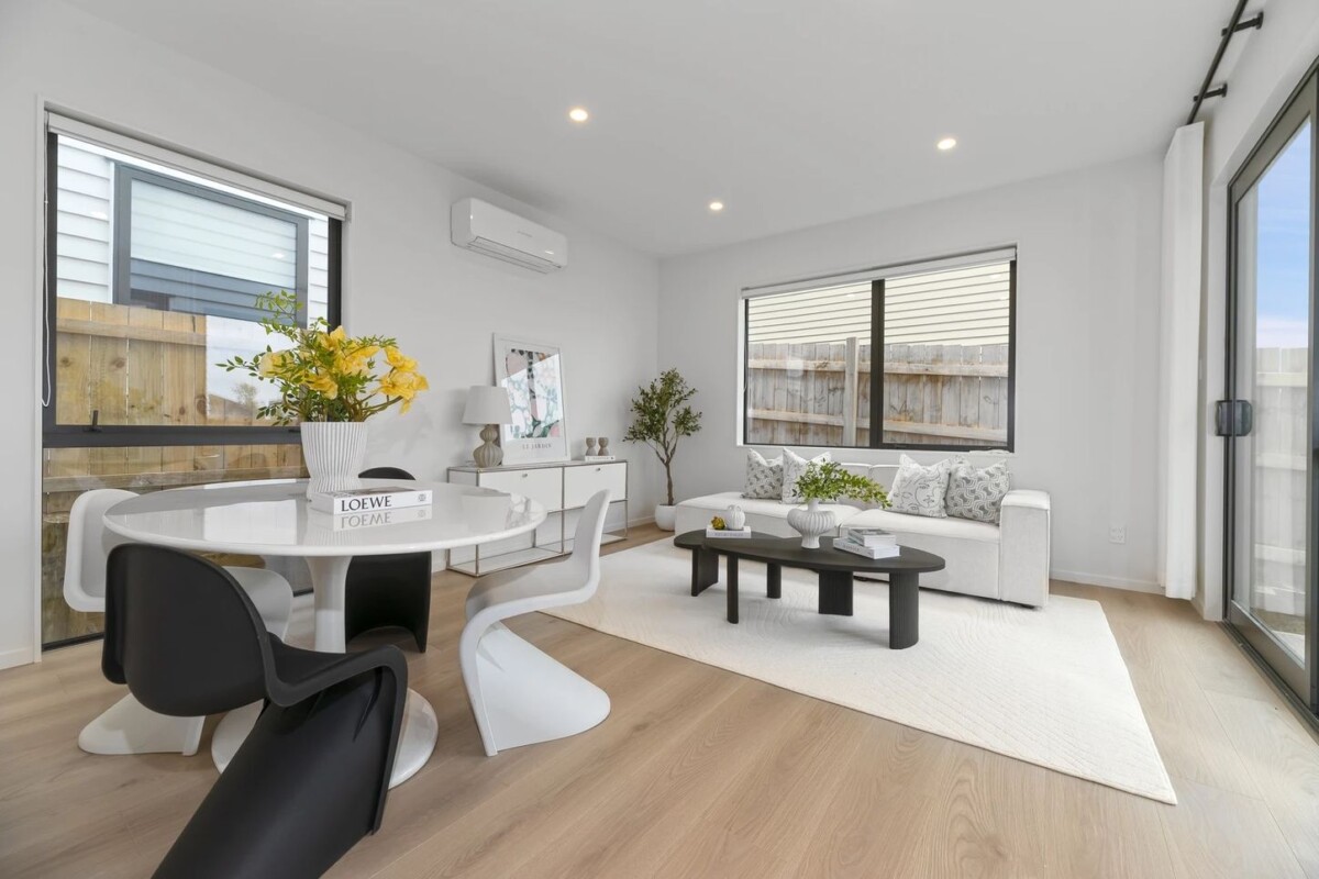 10 YEARS MASTER BUILD WARRANTY, 160m2 Brandnew standalone 4 beds 3 baths house with garage and car parks on 194m2 section, minutes to PAK’nSAVE Henderson, WestCity Waitākere, schools, motorway access, zoned for Henderson Primary School, Bruce McLaren Intermediate, Waitākere College, 86D Harrington Road, Henderson, , Auckland
