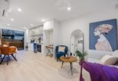 Ignore CV – Vendor Selling Below CV ( CV $1,050,000), 3 beds (3 ensuites) 3.5 baths home with garage, just minutes to SH1 motorway access, and close to Albany Westfield, cafés, and parks, with zoning for Oteha Valley School, Northcross Intermediate, and Long Bay College. 25D Oteha Valley Road, Northcross, Auckland
