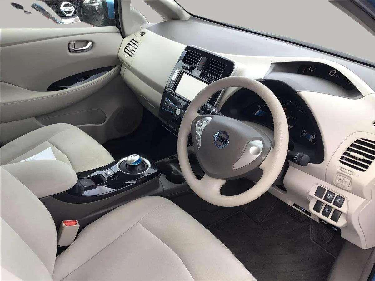 2011 Nissan Leaf Hatchback Automatic, Electric, 5 seats, 2 owners, 27,613 km