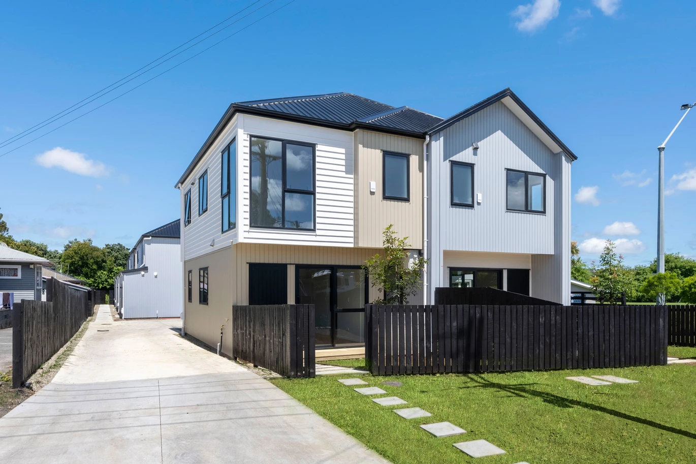 Brandnew, Smart Layout Parkside 2 beds + study home with car park, moments from shopping centres, 4/18 Albert Road, Kelston, Auckland