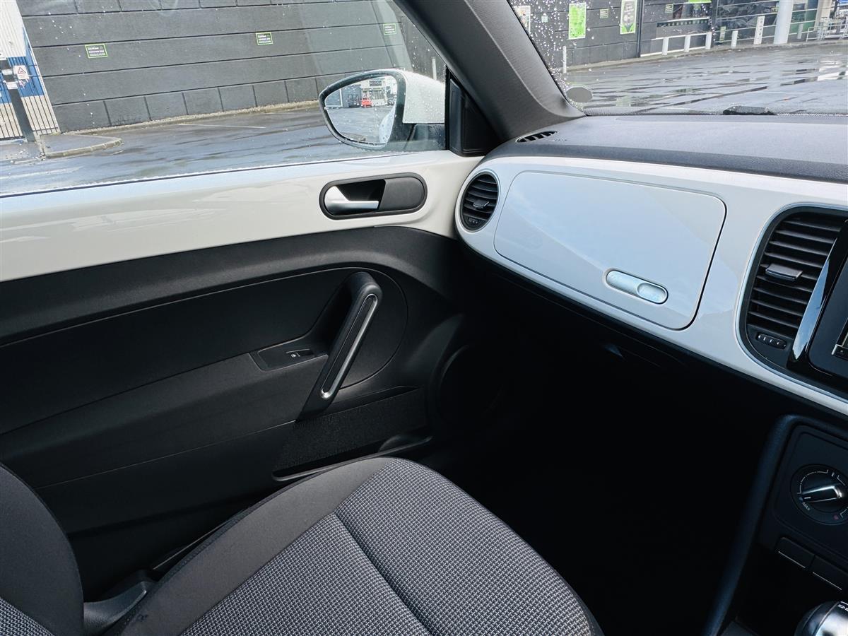 2013 Volkswagen Beetle DESIGN Coupe Automatic, 4 seats, Petrol, 1,200 cc, 50,000 km