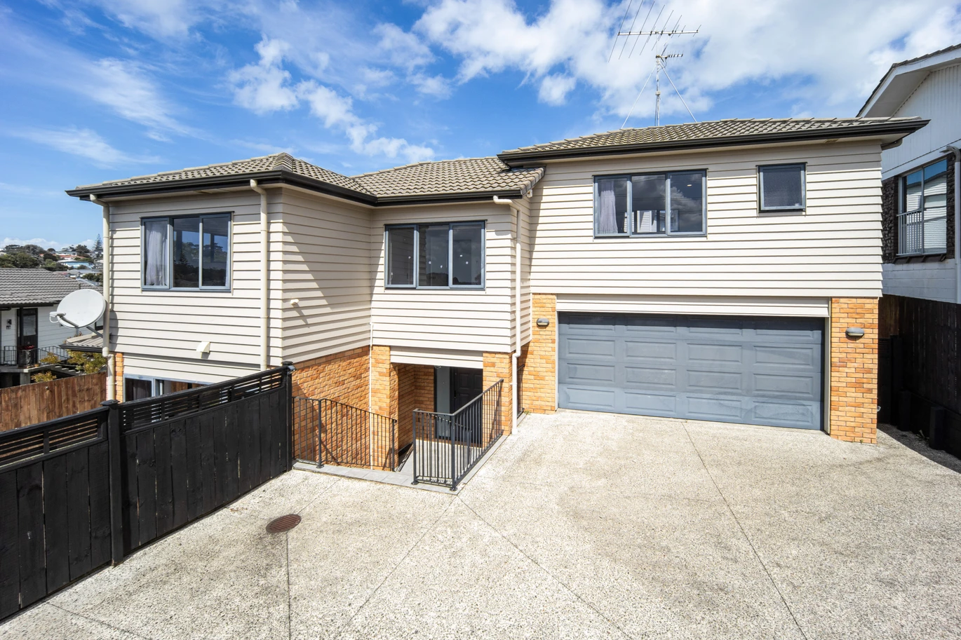 209m2 4 beds 2.5 baths house with double garage on 428m2 section, close to local amenities, parks, and public transport, Zoned for Halsey Drive Primary & Lynfield College, 50 Halsey Drive, Lynfield, Auckland