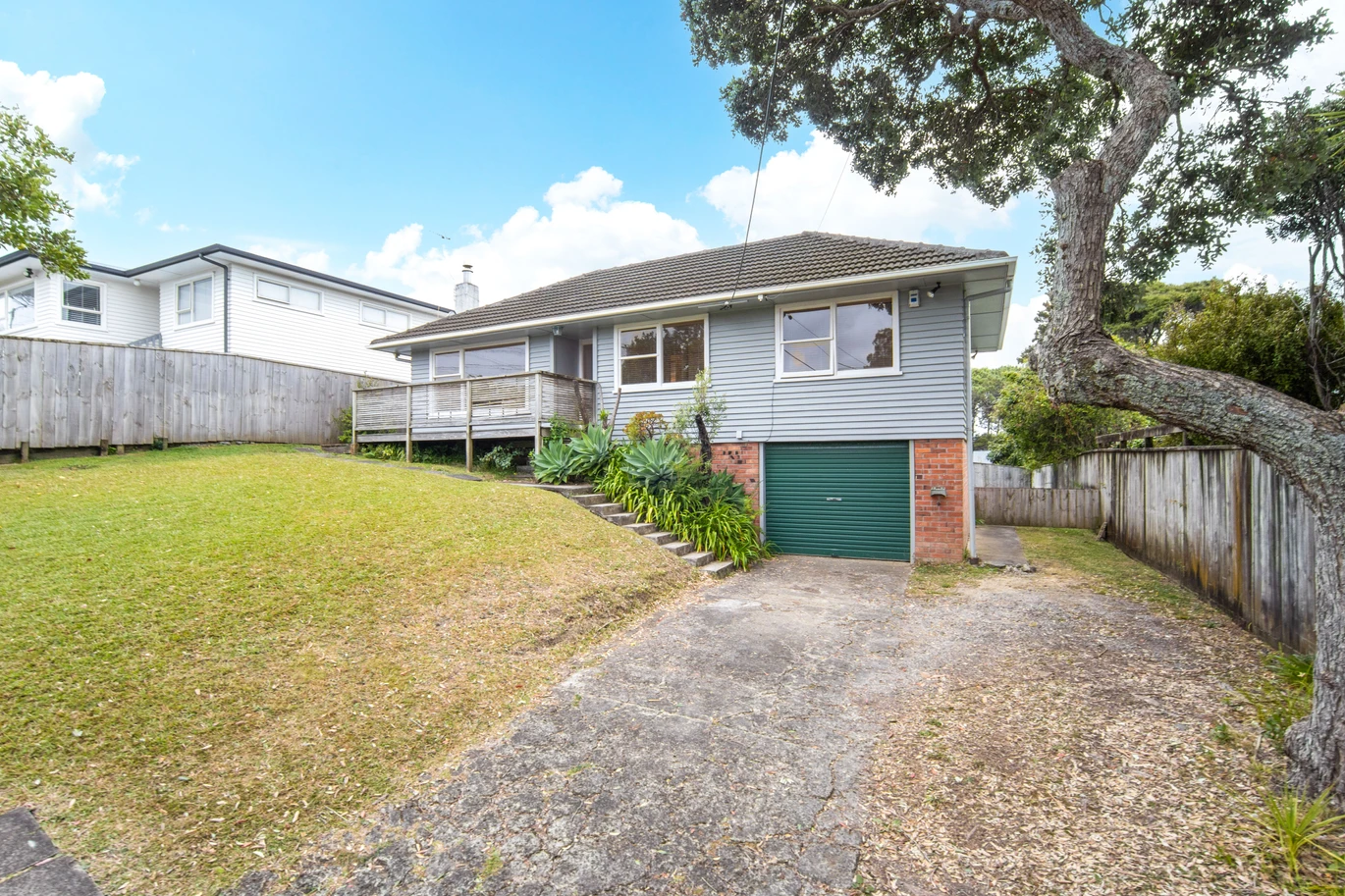 120m2 3 beds 1 bath house with garage on 675m2 section, conveniently situated near quality schooling, public transport, and Green Bay Village, 32 Taupo Street, Green Bay,, Auckland