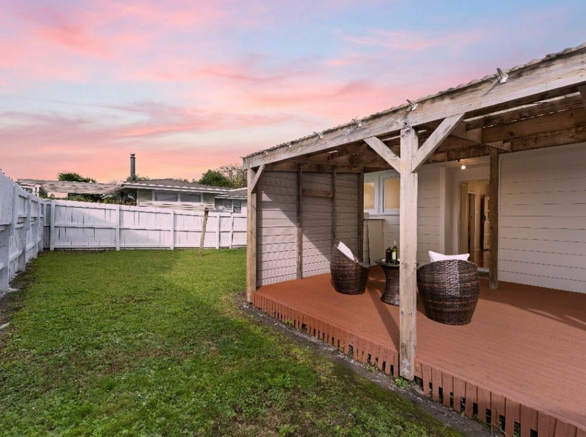 3 beds 1 bath house on 361m2 section, in Opaheke School Zone, close to Papakura town centre, motorway access, 48 Greenhaven Avenue, Opaheke, Auckland