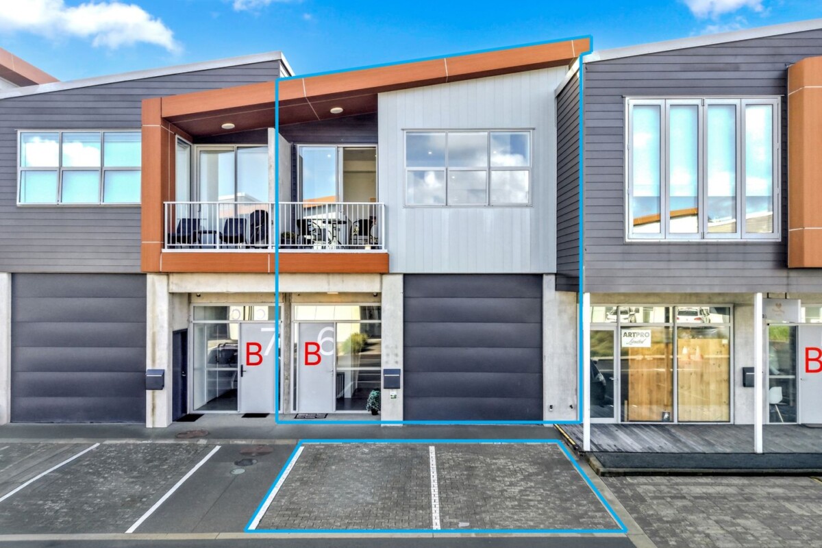 Overseas buyers can buy this property, upstairs 2 beds 1 bath apartment, Ground Floor commercial space: 5.3 meters high stud, currently rented as a grocery store, a kitchenette and a toilet for convenience, and separate entrance from upstairs, 2 allocated car parks, and abundance of visitor car parks, Close to bus stop, short walking distance to Albany canter, QBE, Albany Tennis park, vendor is open to offers, B6/18 Oteha Valley Road Extension, Albany, Auckland